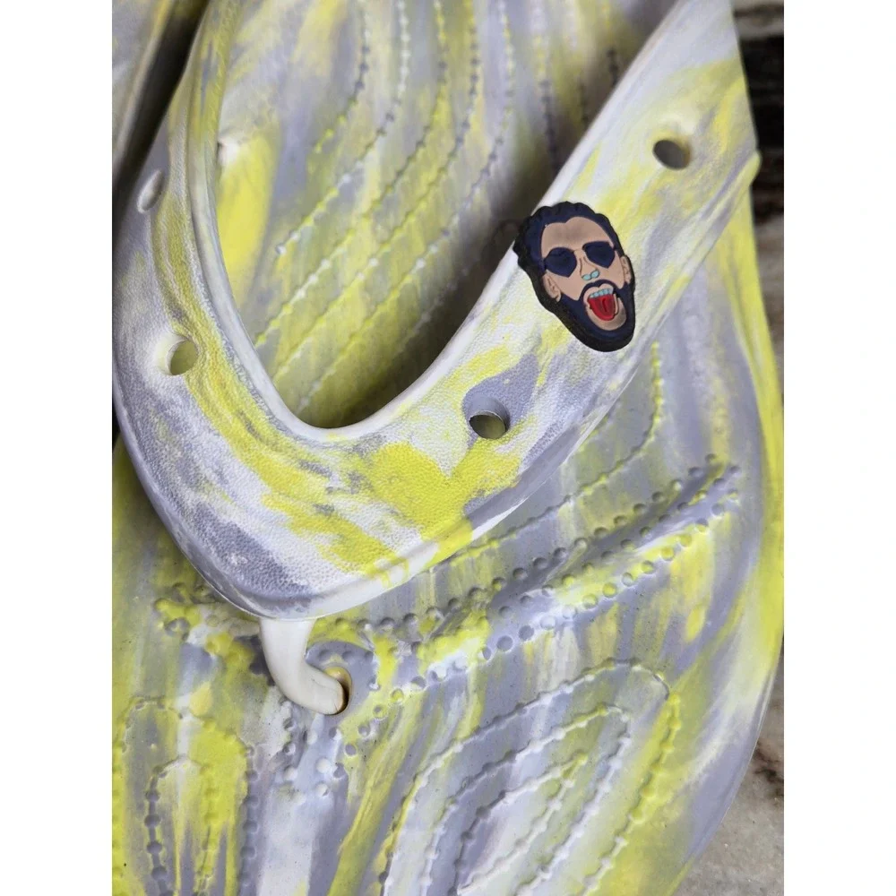 Crocs Mens 13 Yellow Grey Marble Flip Flops‎ Sandals Naruto Boba Fett Jibbitz